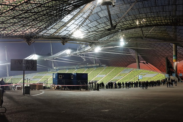 英超半场：福登开场闪击，格瓦迪奥尔破门，曼城2-0利兹联