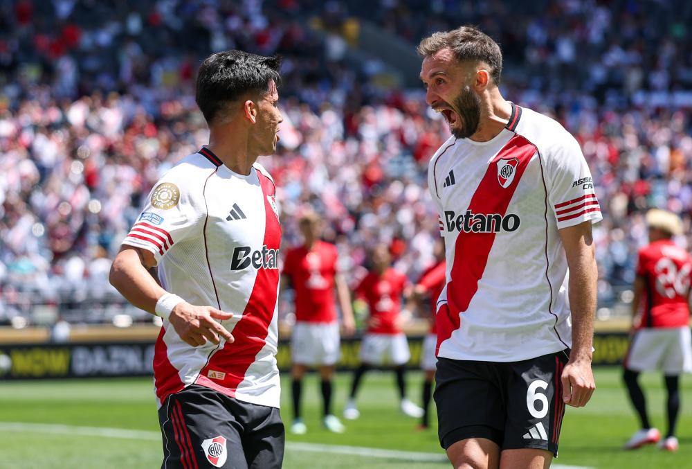 记者：阿连德本赛季美职联19球，迈阿密国际希望将其买断